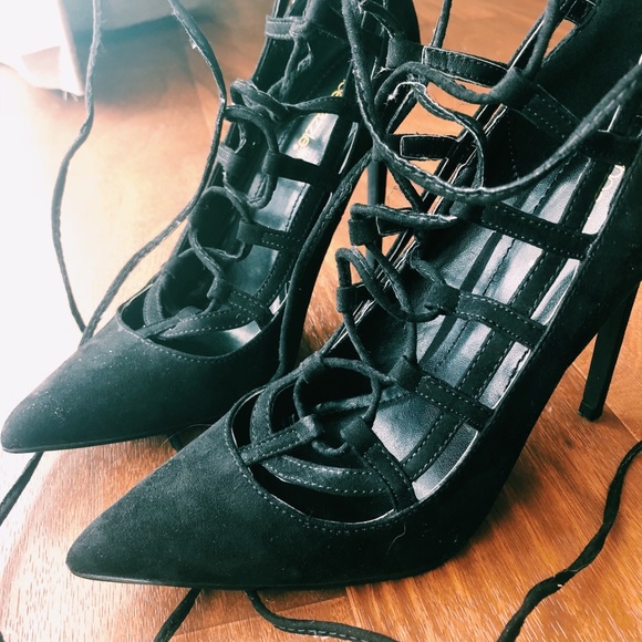 shoedazzle black heels